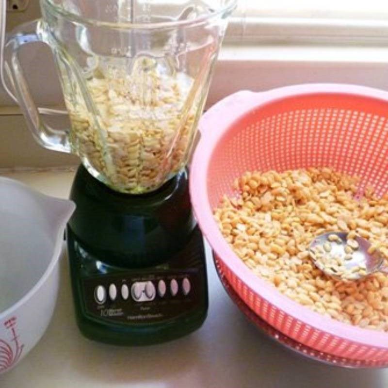 Step 1 Grinding soybeans Tofu with sour water