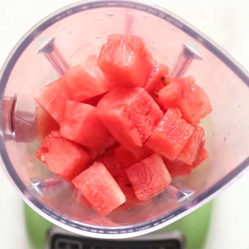 Step 2 Blend the watermelon for watermelon mojito