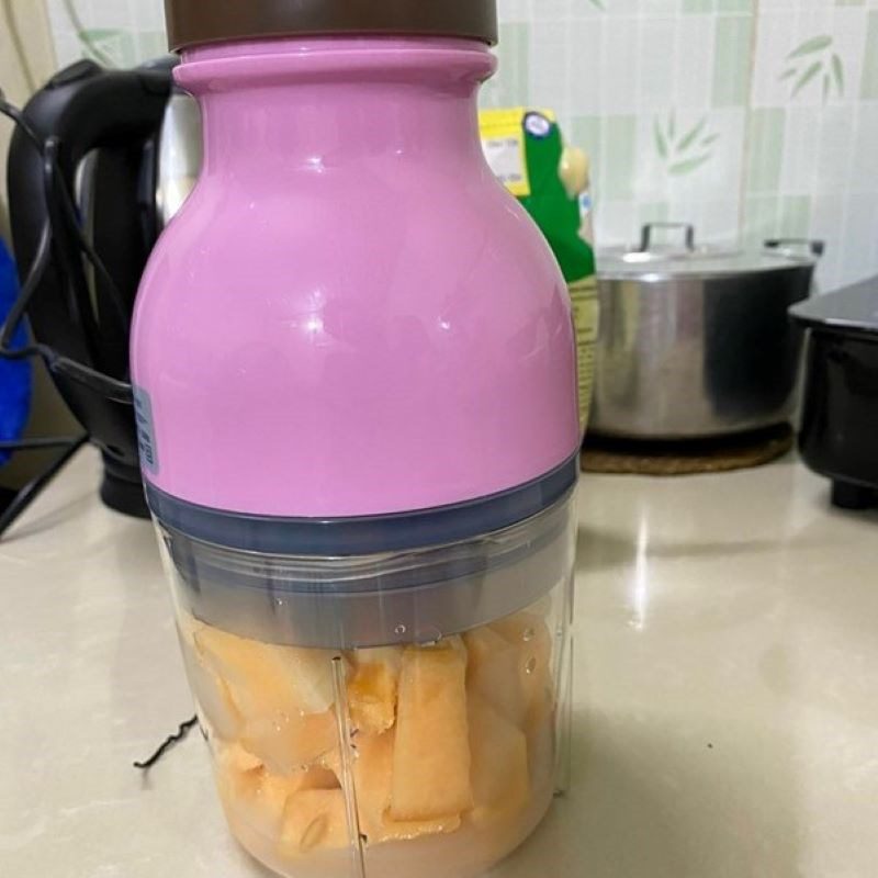 Step 2 Blend the mixture Yogurt Cantaloupe