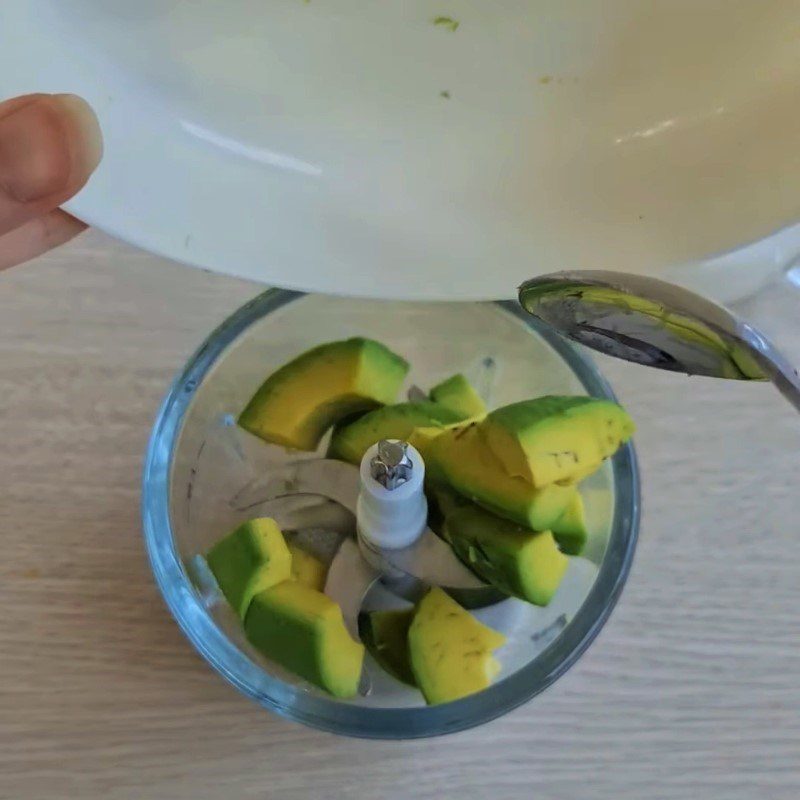 Step 2 Blend the avocado pudding mixture for avocado pudding for babies