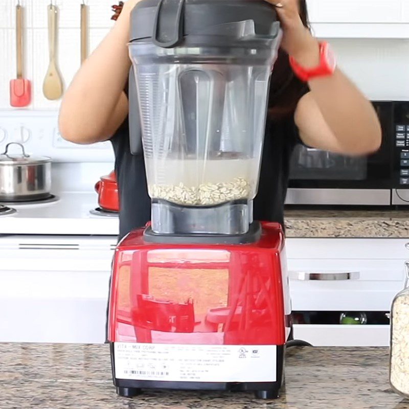 Step 1 Blend the oat mixture for Pure Oat Milk