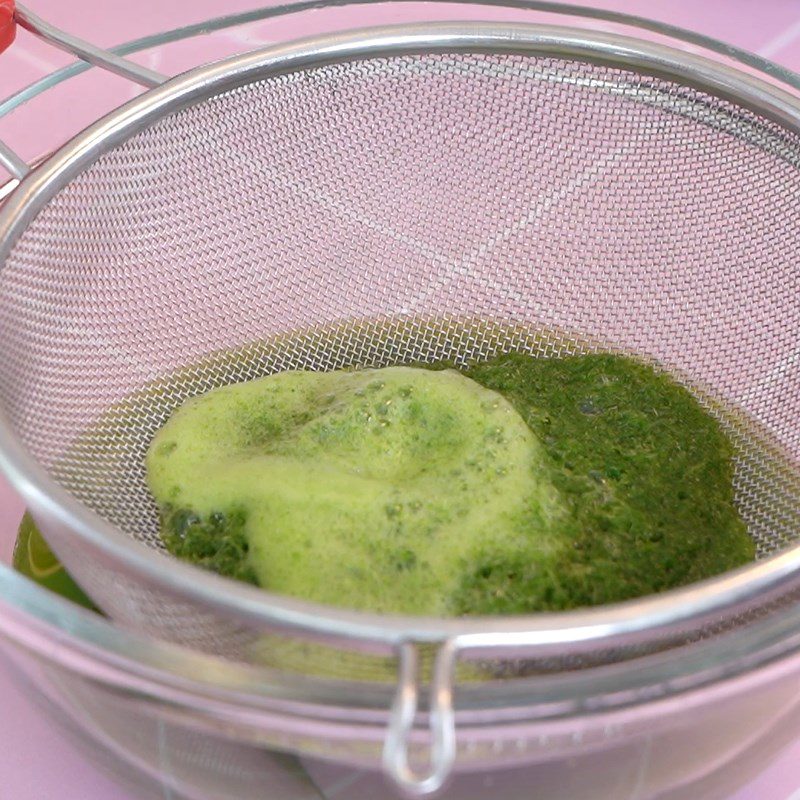 Step 1 Blend pandan leaves for Pineapple and Coconut Milk with fresh pandan leaves