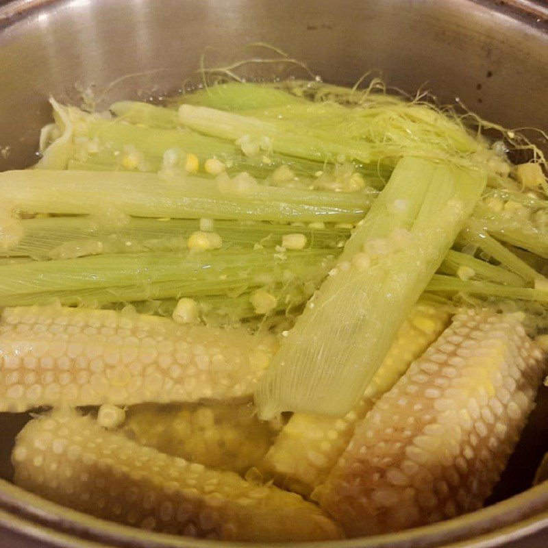 Step 2 Boil the corn Corn Milk (recipe shared by users)