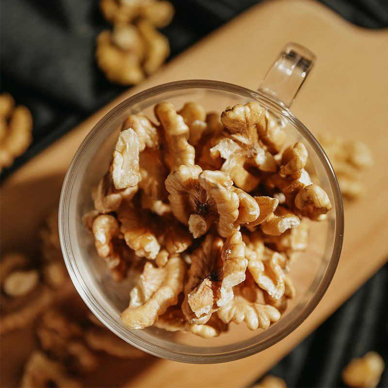 Step 1 Blend the mixture for Walnut Oat Milk