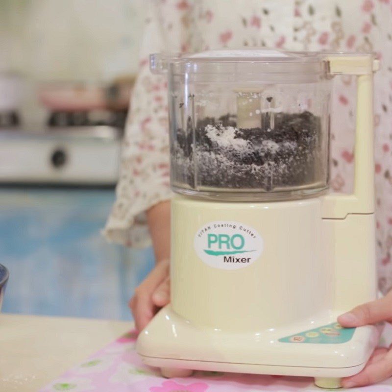 Step 2 Blend the black sesame filling Green tea sticky rice cakes with black sesame filling