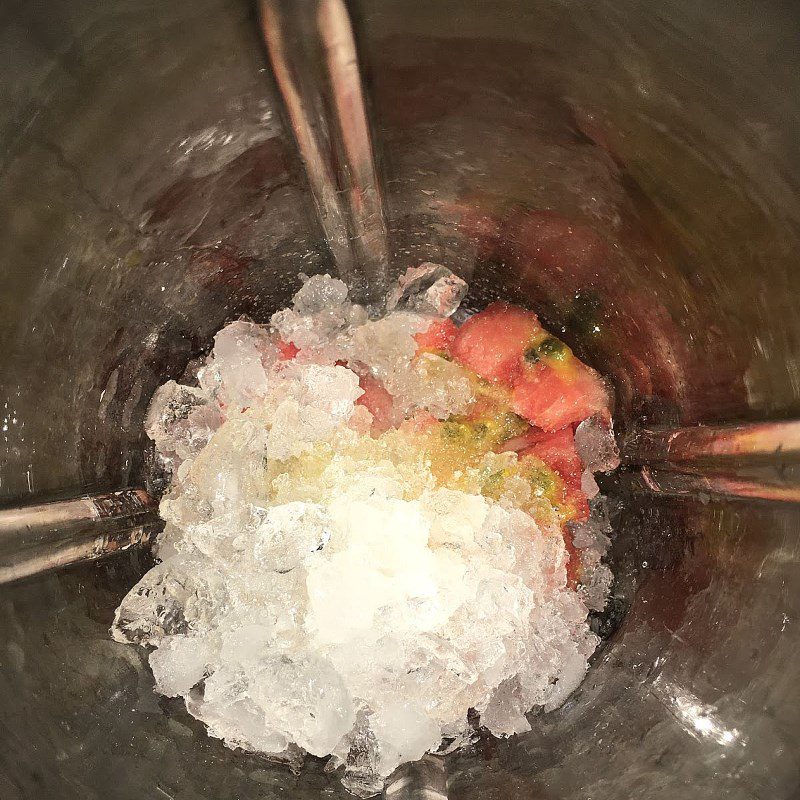 Step 2 Blend watermelon and passion fruit Watermelon and passion fruit smoothie