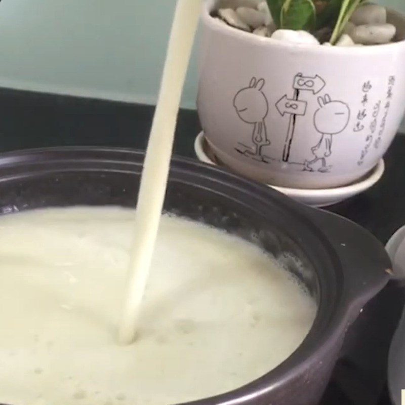 Step 3 Blend and cook taro lotus seed milk Taro lotus seed milk