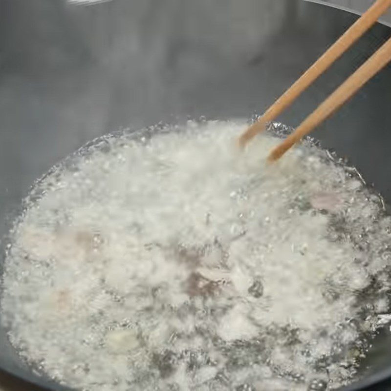 Step 2 Grind and sauté onion and garlic Steamed chicken with rice paddy herb