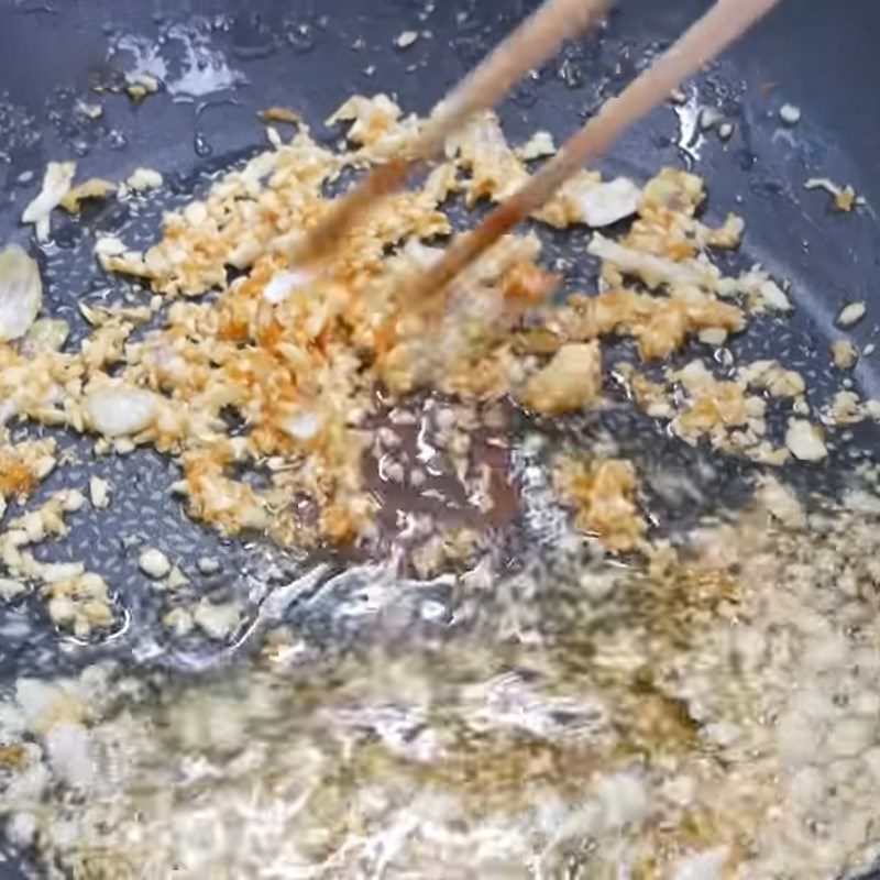 Step 2 Grind and sauté onion and garlic Steamed chicken with rice paddy herb