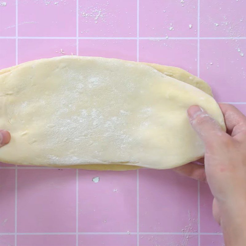 Step 3 Arrange the dough and shape the Chicken Leg Fried Cake