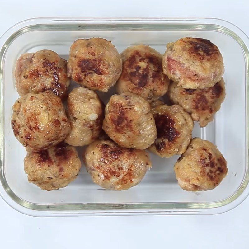 Step 3 Layer the cheese Cheese stuffed meatballs