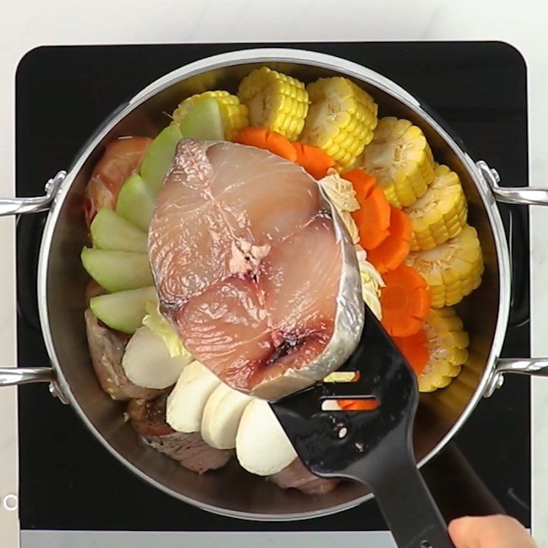 Step 3 Arrange the ingredients and simmer the pot Dry pot without water