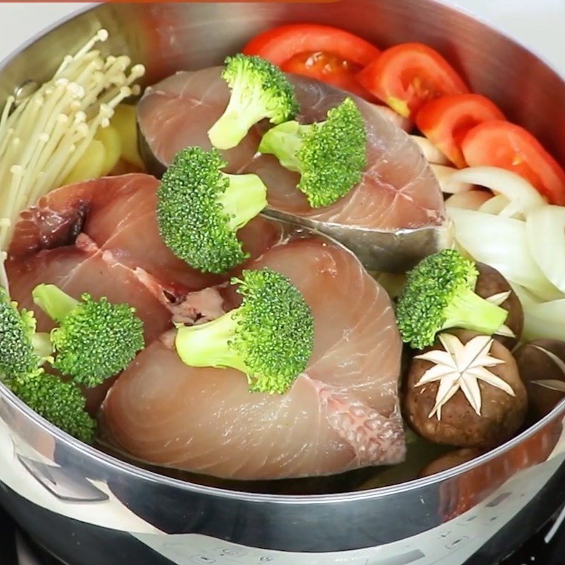 Step 3 Arrange the ingredients and simmer the pot Dry pot without water