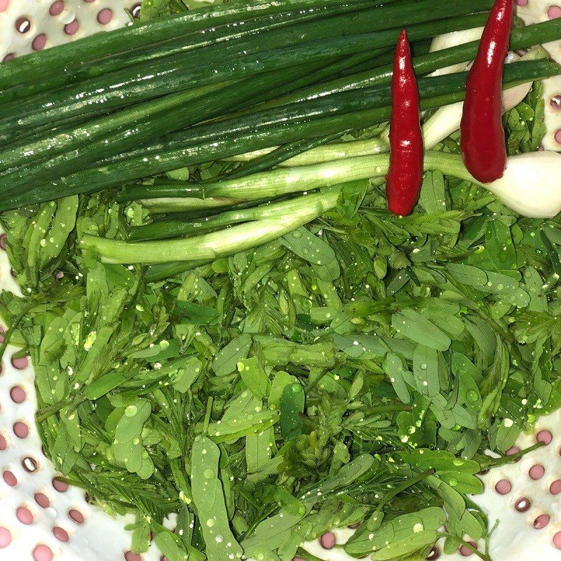 Step 2 Prepare other ingredients Sour soup with tamarind leaves and mackerel