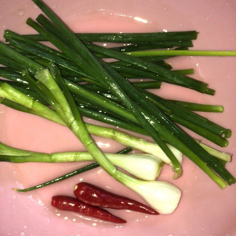 Step 2 Prepare other ingredients Sour soup with tamarind leaves and mackerel