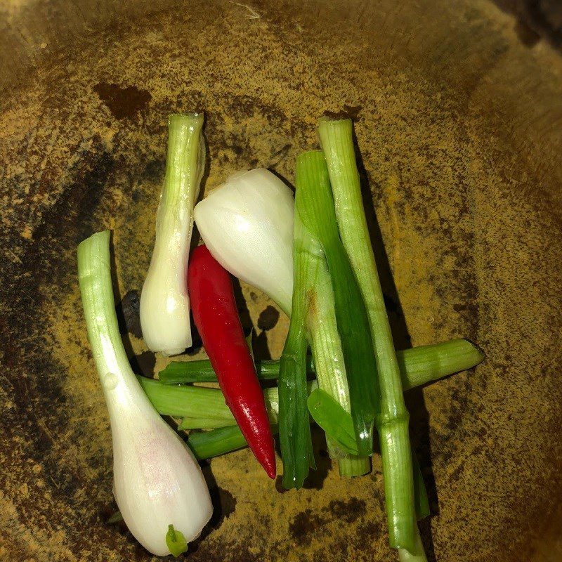 Step 2 Prepare other ingredients Sour soup with tamarind leaves and mackerel