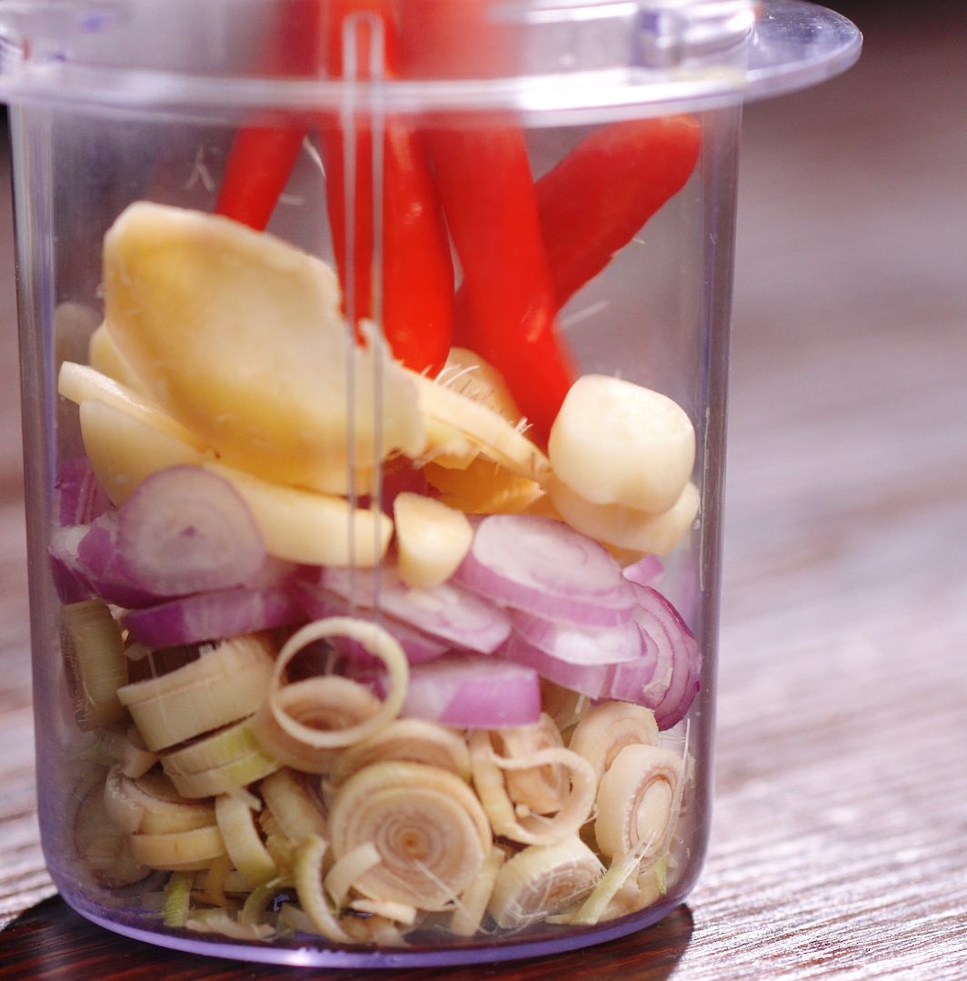 Step 2 Make Thai sauce for oyster salad