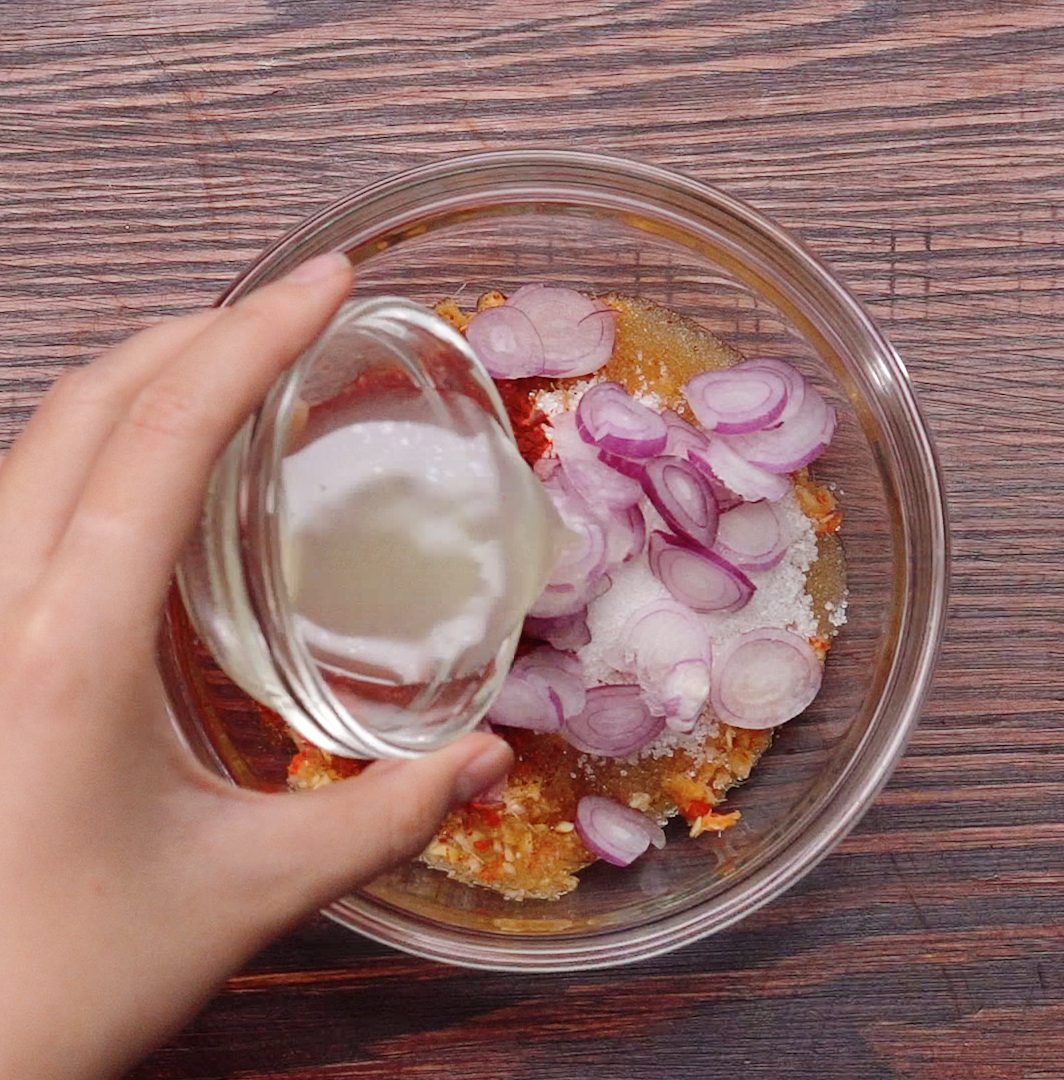 Step 2 Make Thai sauce for oyster salad