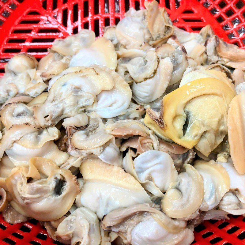 Step 1 Preparing ingredients for clam porridge