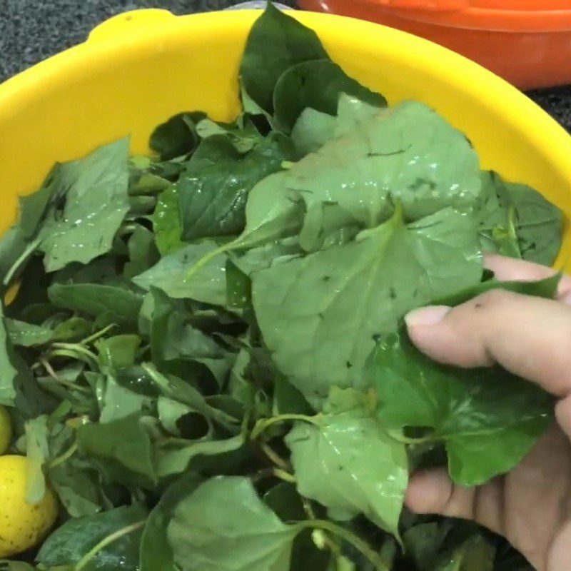 Step 1 Prepare the ingredients for Water Spinach Coconut Juice