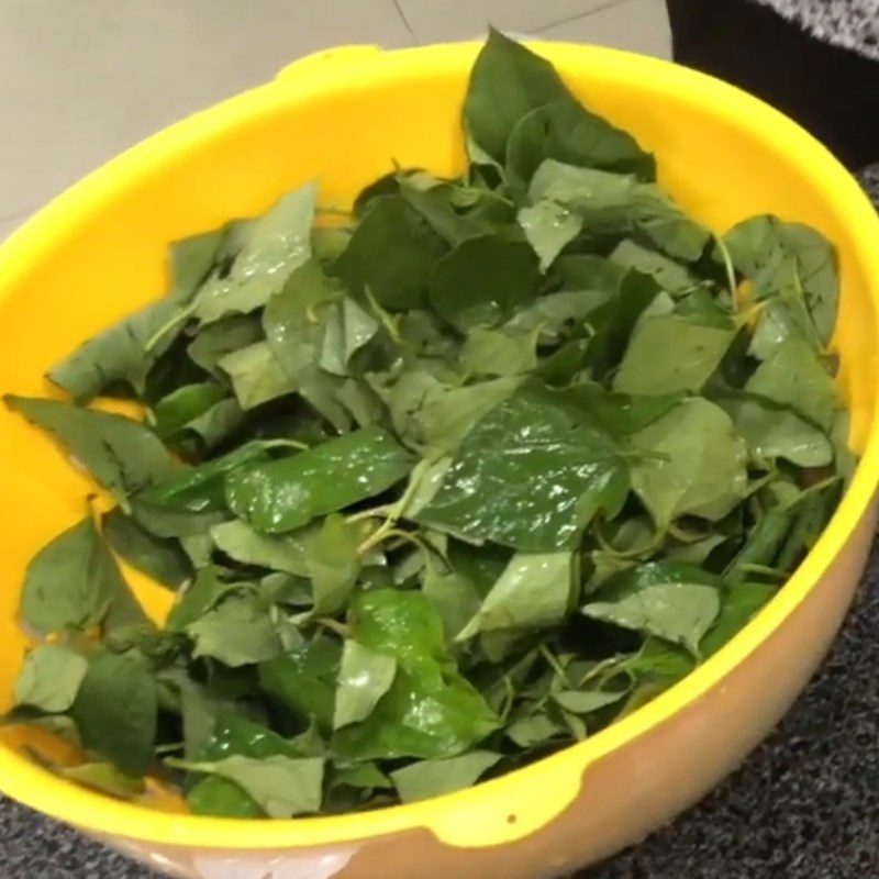 Step 1 Prepare the ingredients for Water Spinach Coconut Juice