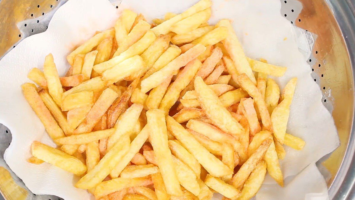 3 Ways to Make Crispy Cheese Seasoned Potatoes That Are Irresistibly Delicious 2 Cheesy Potato Fries