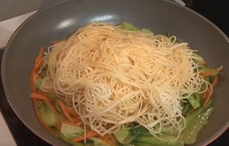 Step 3 Stir-fried rice noodles Stir-fried rice noodles with pig's heart and kidneys