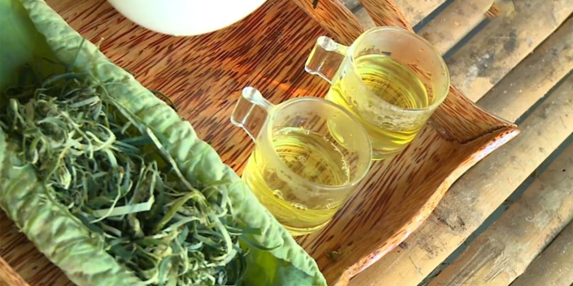 2 ways to cook lotus leaf tea with dried and fresh lotus 08924