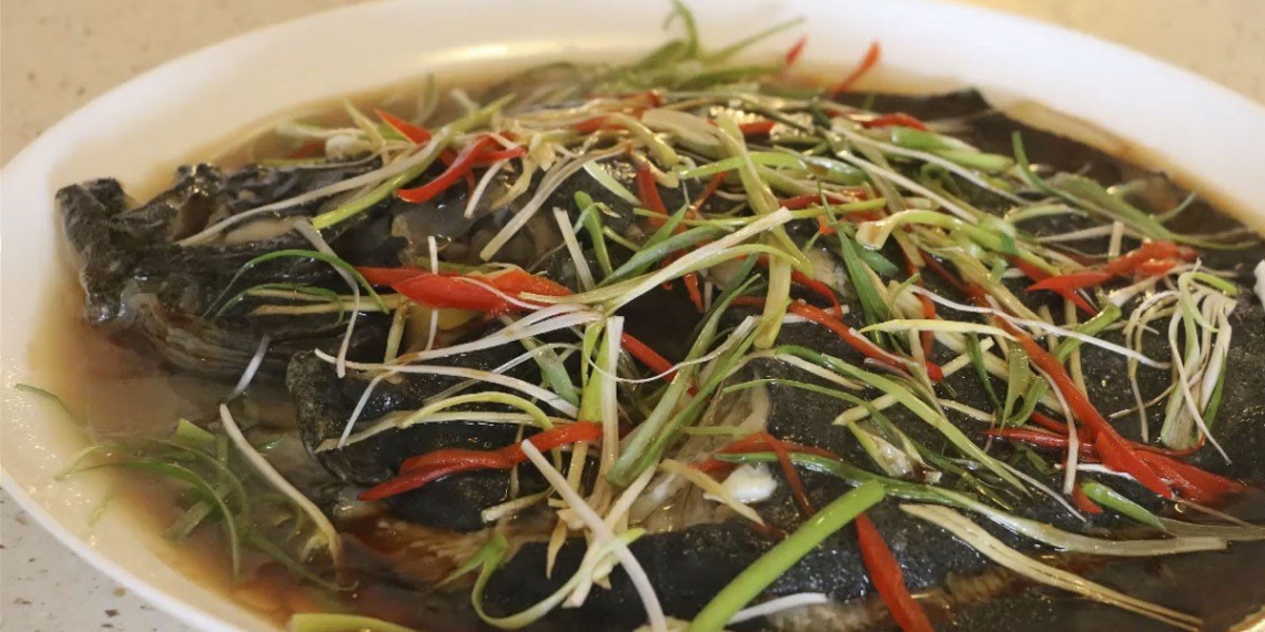 2 ways to make delicious steamed catfish with soy sauce and steamed bun