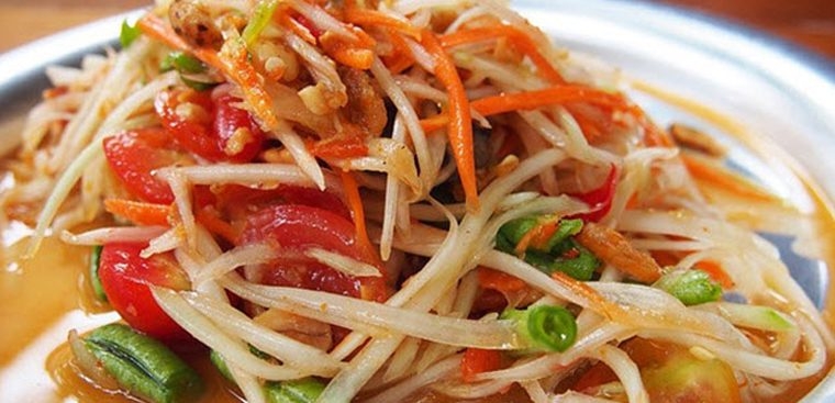 2 ways to make green papaya salad thai style crispy dish 02125