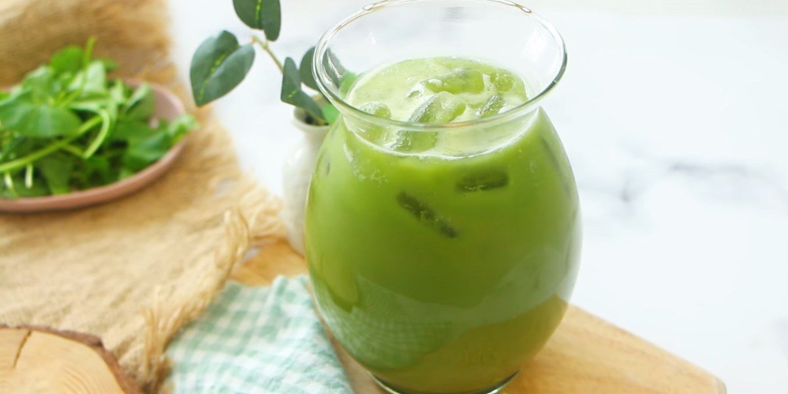 2 ways to make mugwort green bean and coconut milk smoothie for cooling 01960