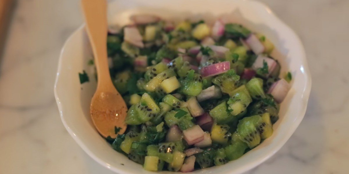 2 ways to make nutritious kiwi salad good for health 03254
