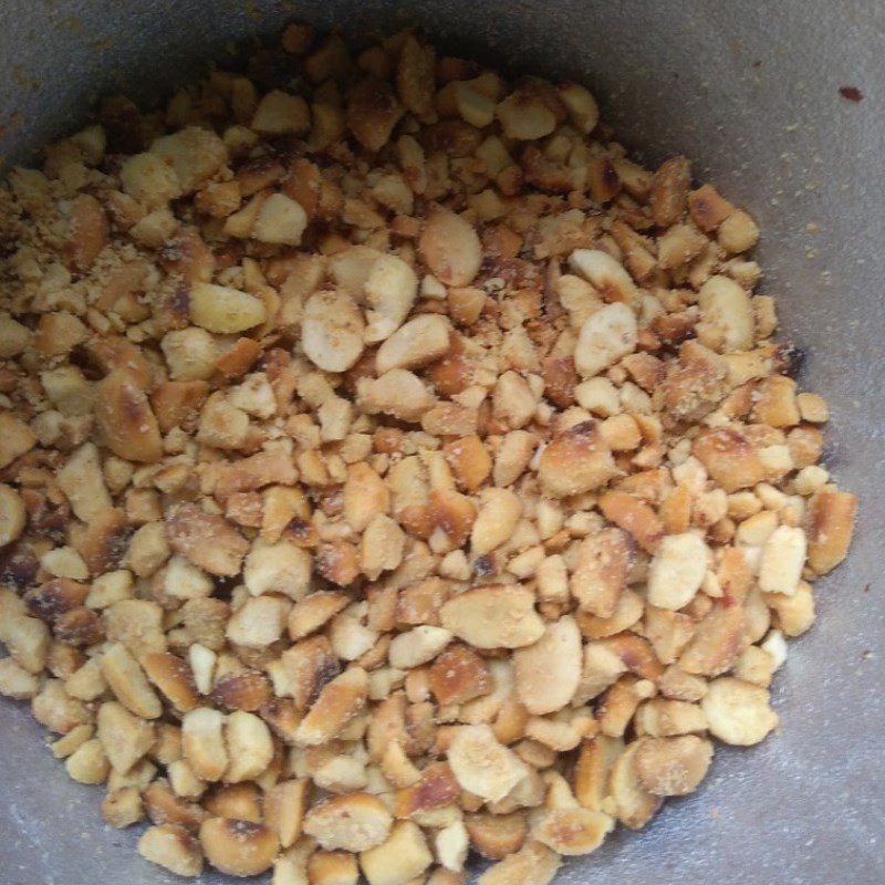 Step 3 Make dipping sauce and roast peanuts How to make vermicelli with store-bought spring rolls
