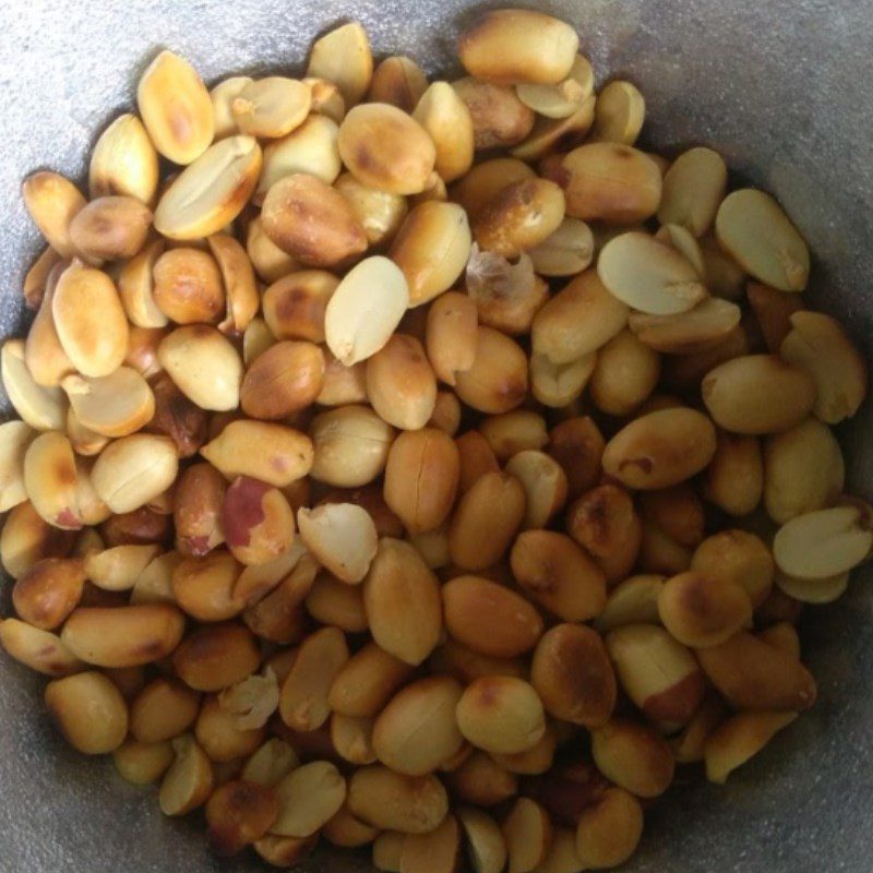 Step 3 Make dipping sauce and roast peanuts How to make vermicelli with store-bought spring rolls
