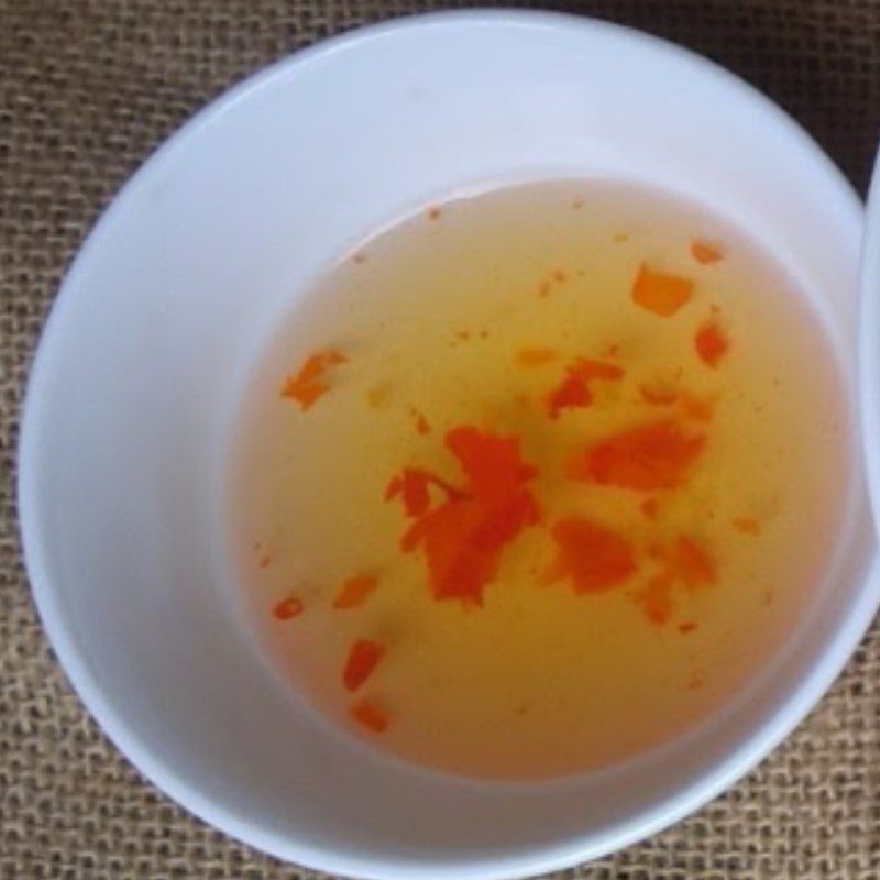 Step 3 Make dipping sauce and roast peanuts How to make vermicelli with store-bought spring rolls