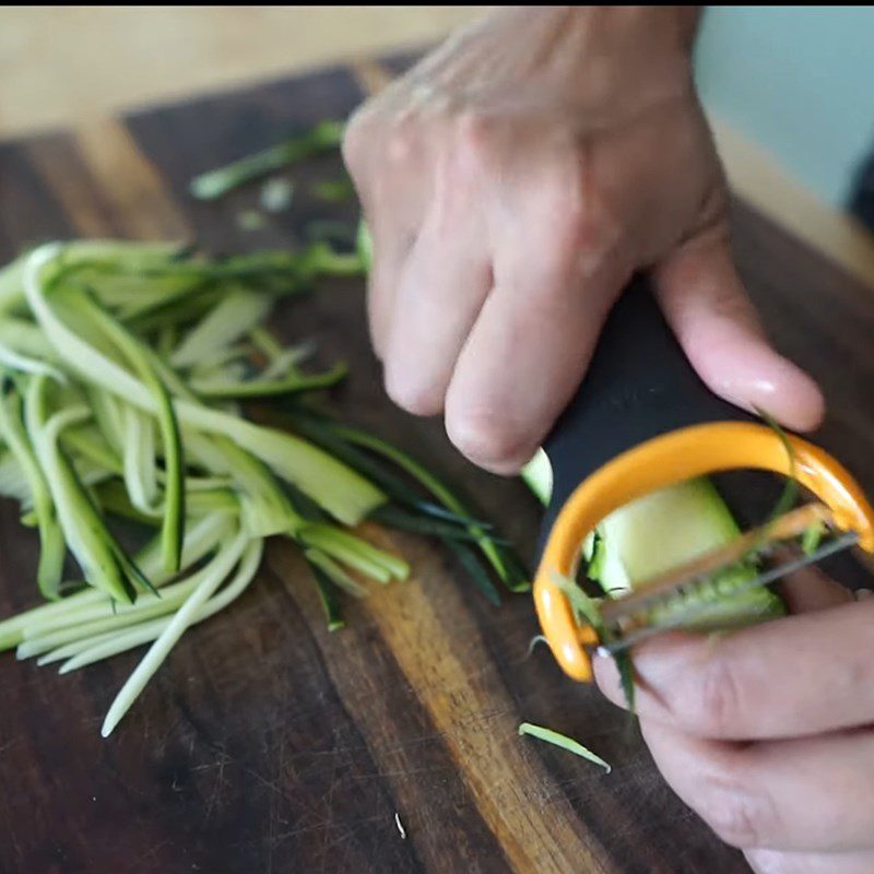 Step 1 Prepare the Ingredients for Zucchini Spaghetti with Beef and Mushrooms