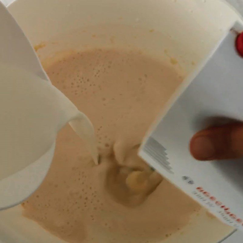 Step 2 Beat the eggs for Banana Crepe with Butter Nutella Ice Cream