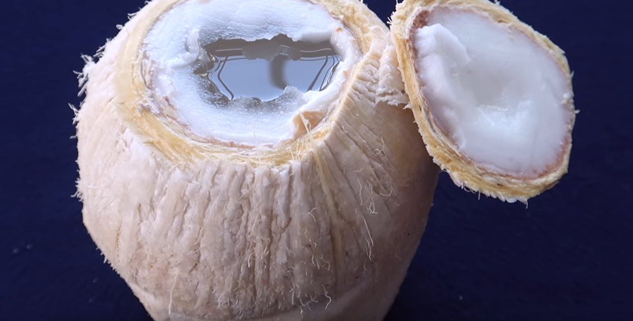 Step 3 Prepare fresh coconut Steamed shrimp with coconut water