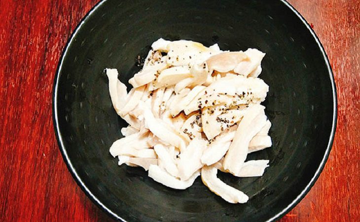 Step 1 Prepare pig stomach Pig stomach stir-fried with lemongrass and chili
