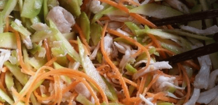 Step 2 Mix the salad for Green Mango Salad with Chicken