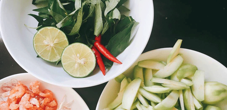 Ingredients for the dish 3 ways to make green mango salad