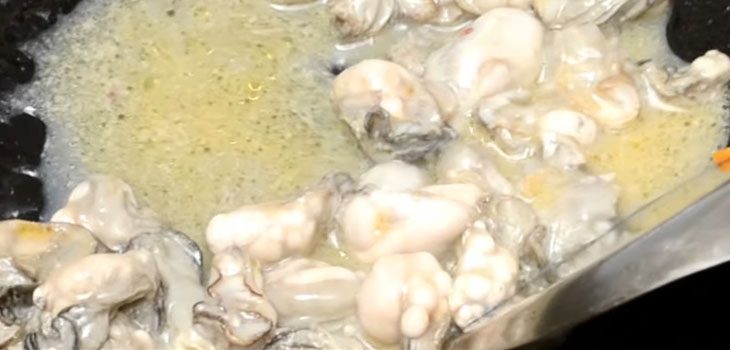 Step 1 Prepare the oysters Mixed Oyster Soup