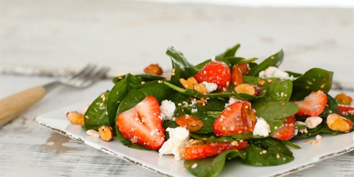 3 ways to make fresh spinach salad with salad vegetables beautifully presented 05204