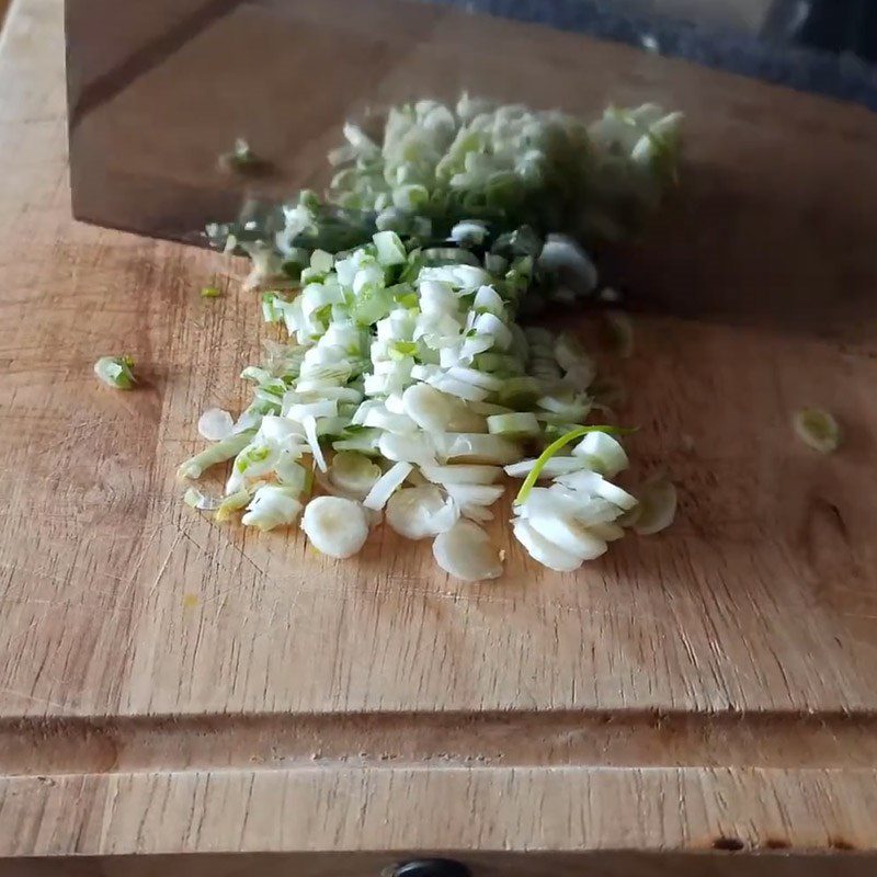 Step 2 Prepare other ingredients for sour fish soup with starfruit