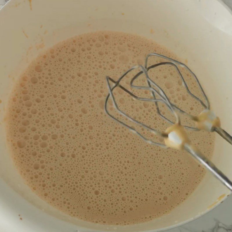 Step 2 Beat the eggs for Banana Crepe with Butter Nutella Ice Cream
