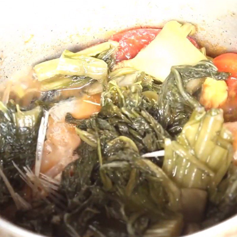 Step 4 Cook the hotpot Sour tilapia hotpot