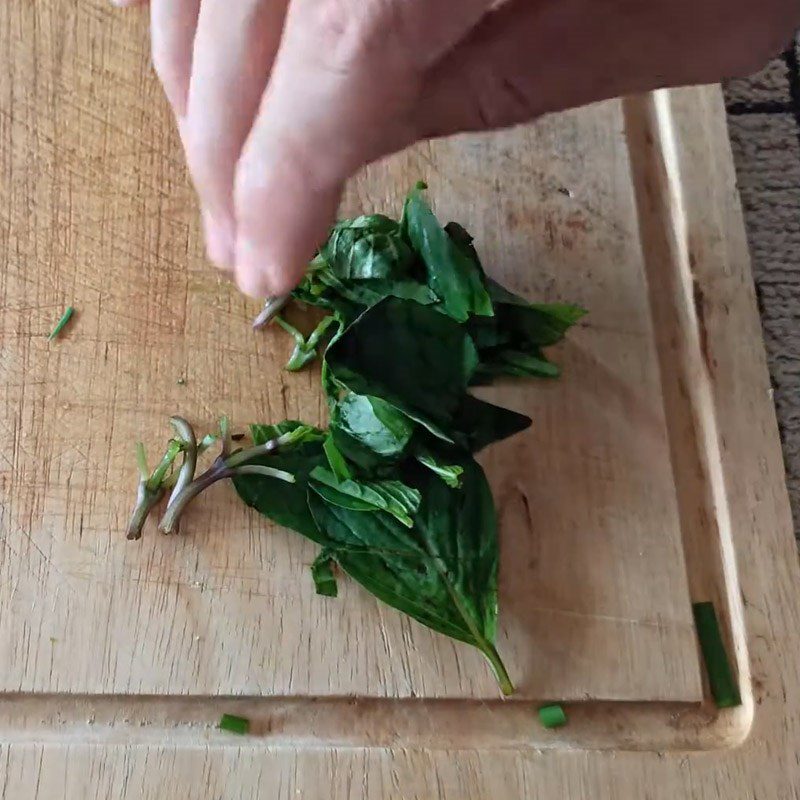 Step 2 Prepare other ingredients for sour fish soup with starfruit