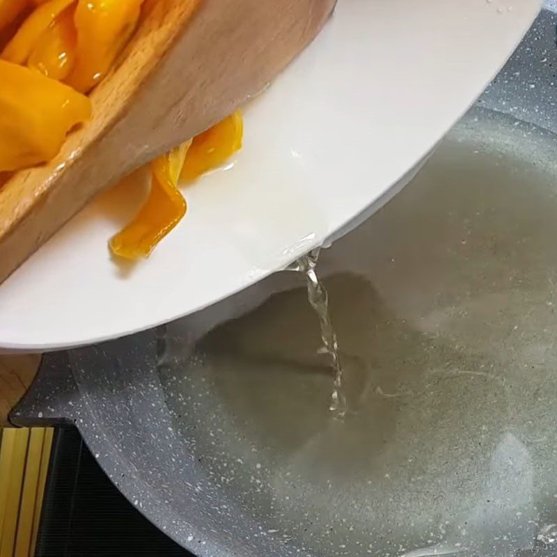 Step 3 Cook the candy Jackfruit candy