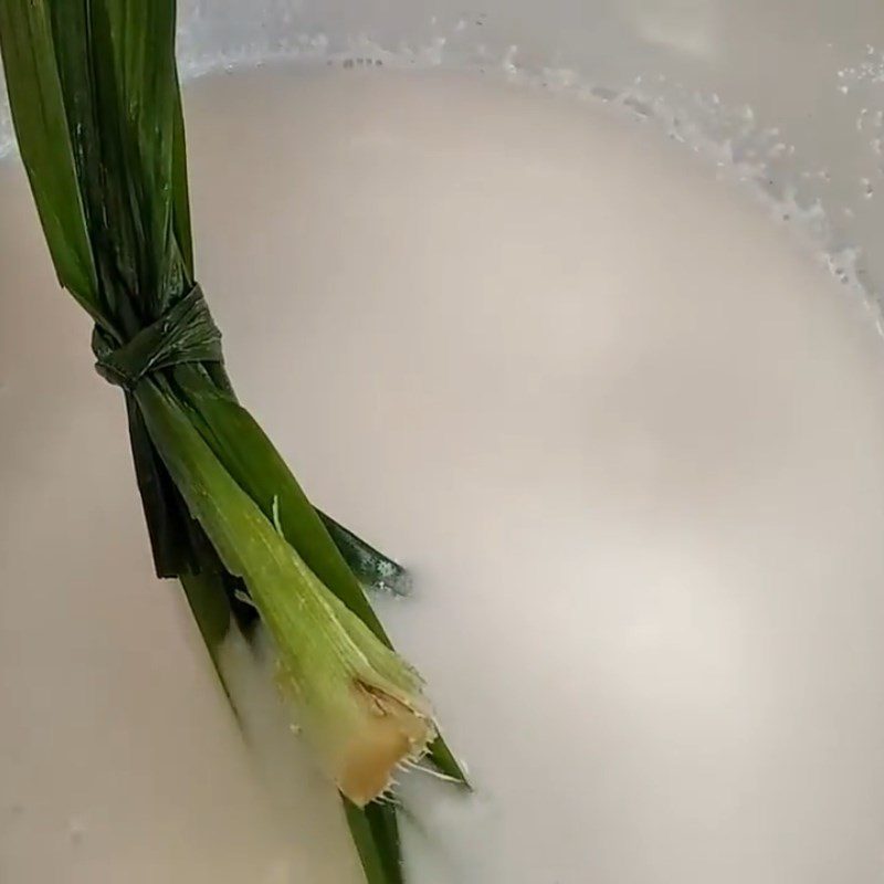 Step 2 Cook the Coconut Milk for Bo Bo Che with Coconut Milk