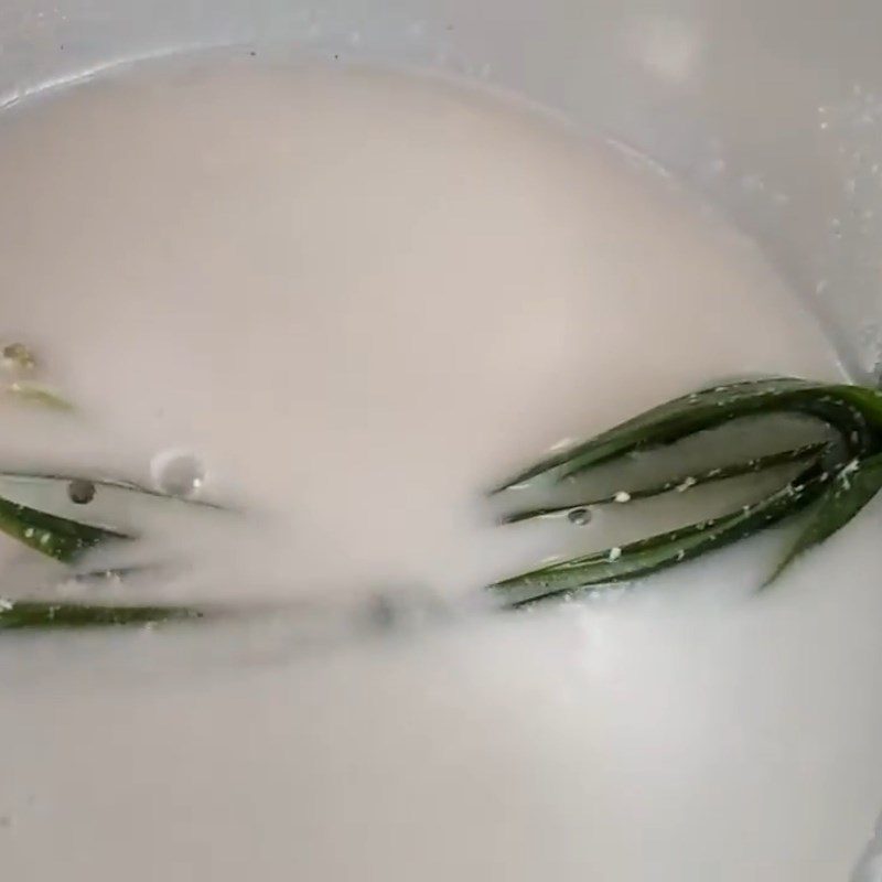 Step 2 Cook the Coconut Milk for Bo Bo Che with Coconut Milk